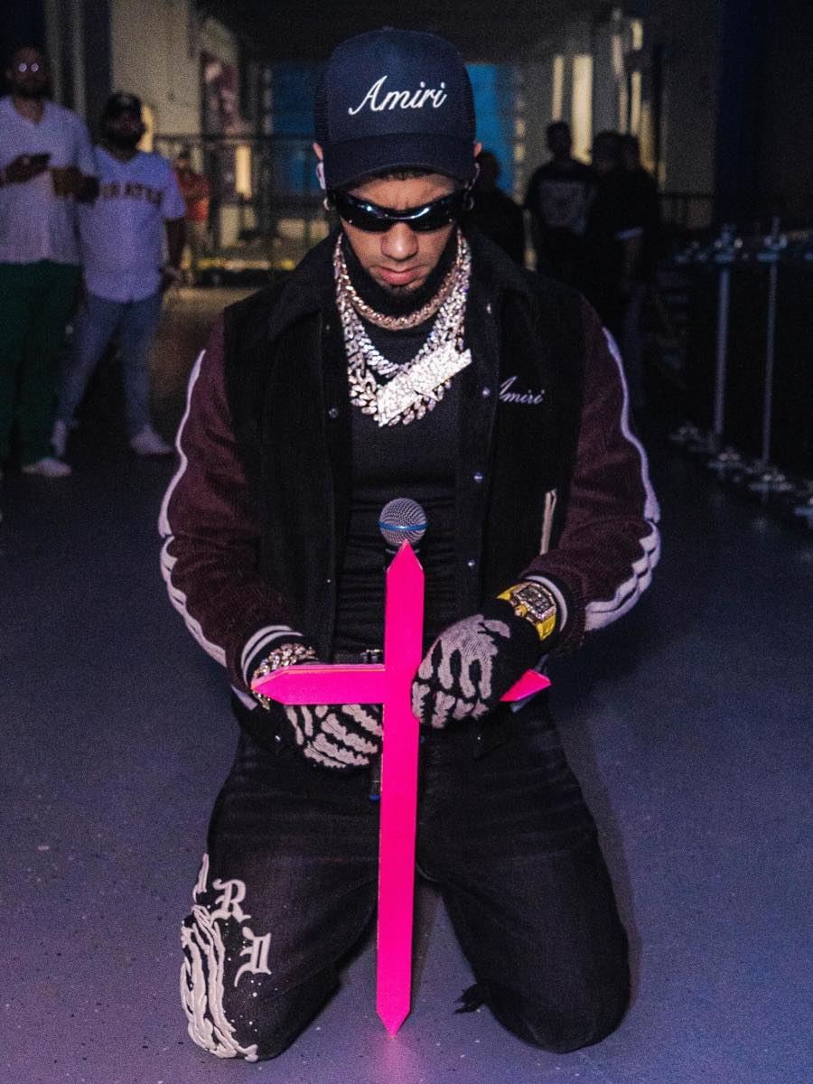 Anuel AA's Capital One Arena Concert Outfit