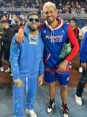 Anuel Aa Wearing Off White Sunglasses With An Amiri Star Hoodie And Sweatpants Outfit