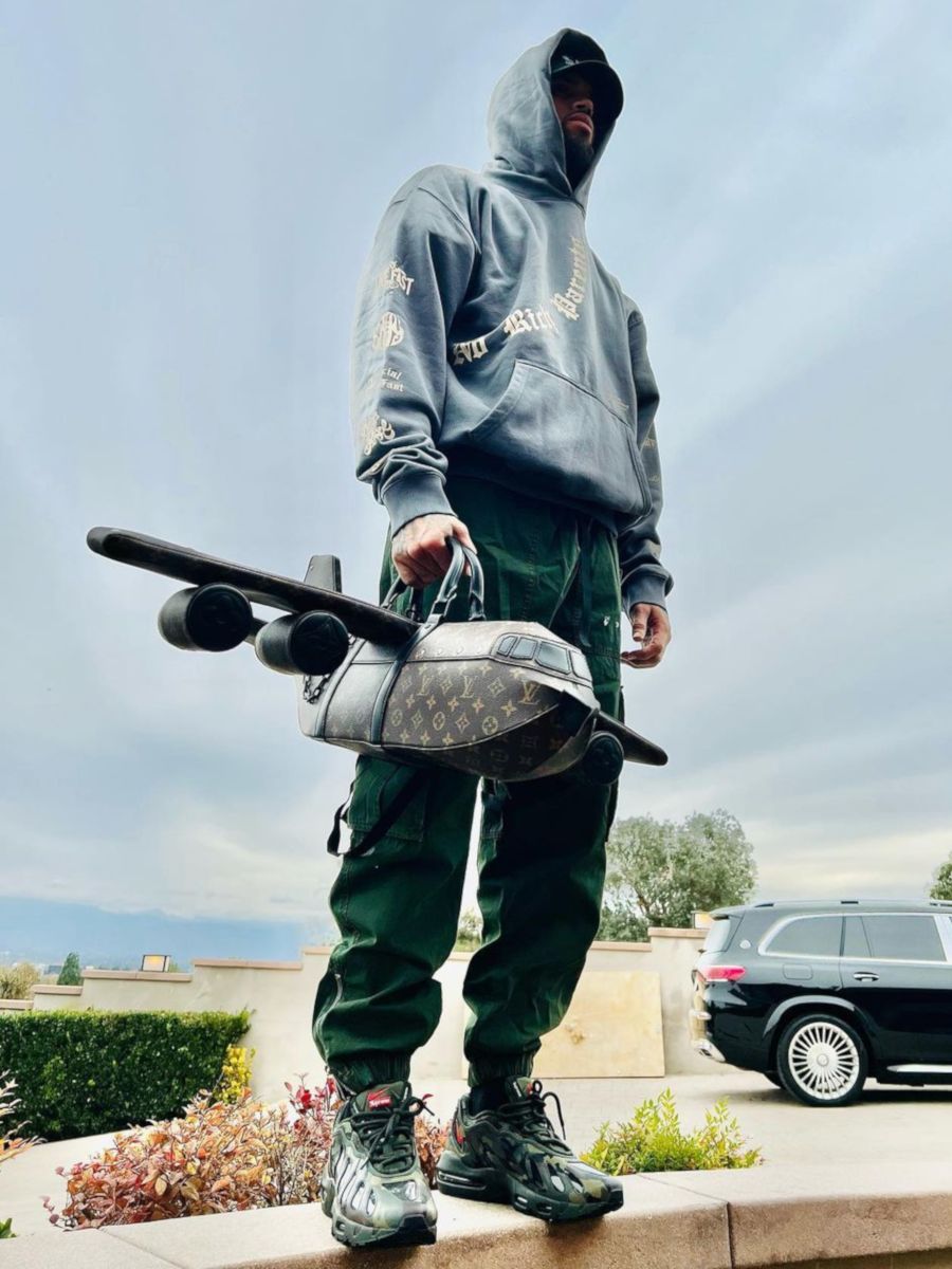Chris Brown Wearing a Off-White Cargos With a $80K Louis Vuitton Bag