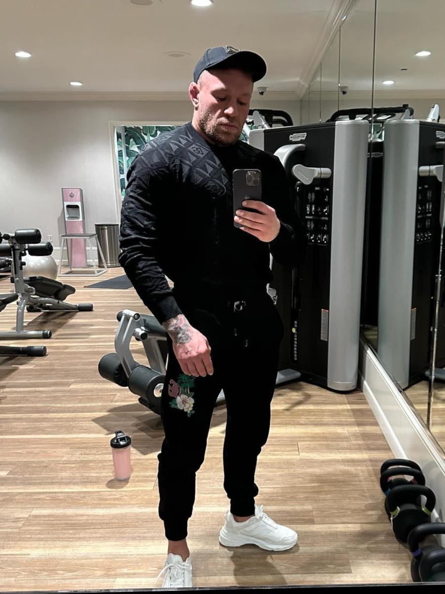 Conor McGregor Snaps a Gym Selfie In an All Black Dolce & Gabbana Outfit