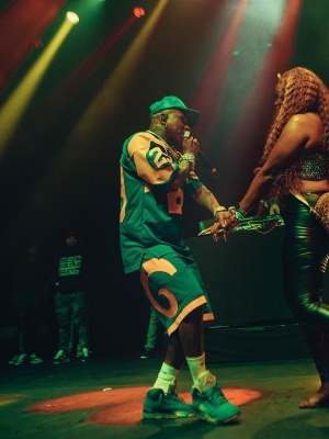 Dababy Performs In La Wearing A Gallery Dept Hat With A Rams Jersey And Shorts And Jordan 5s