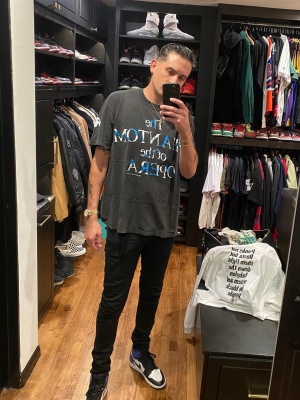 G Eazy Snaps Closet Fit Pic In Poto Tee Fragment X Jordan 1s And Roles Daydate