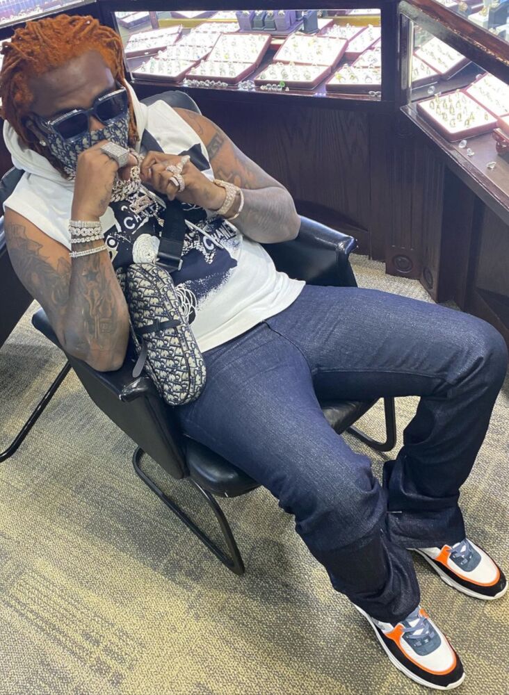 Gunna Jewelery Shopping In LV Marble Glasses, Chanel Sneakers, & Dior Bag | Incorporated Style
