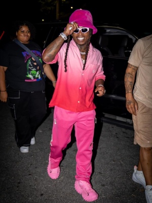 Jacquees Wearing A Hot Pink Bucket Hat Shirt Pants And Balenciaga Sneakers