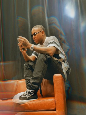Jeremih Wearing Celine Sunglasses With A Balmain Shirt And Rick Owens Sneakers