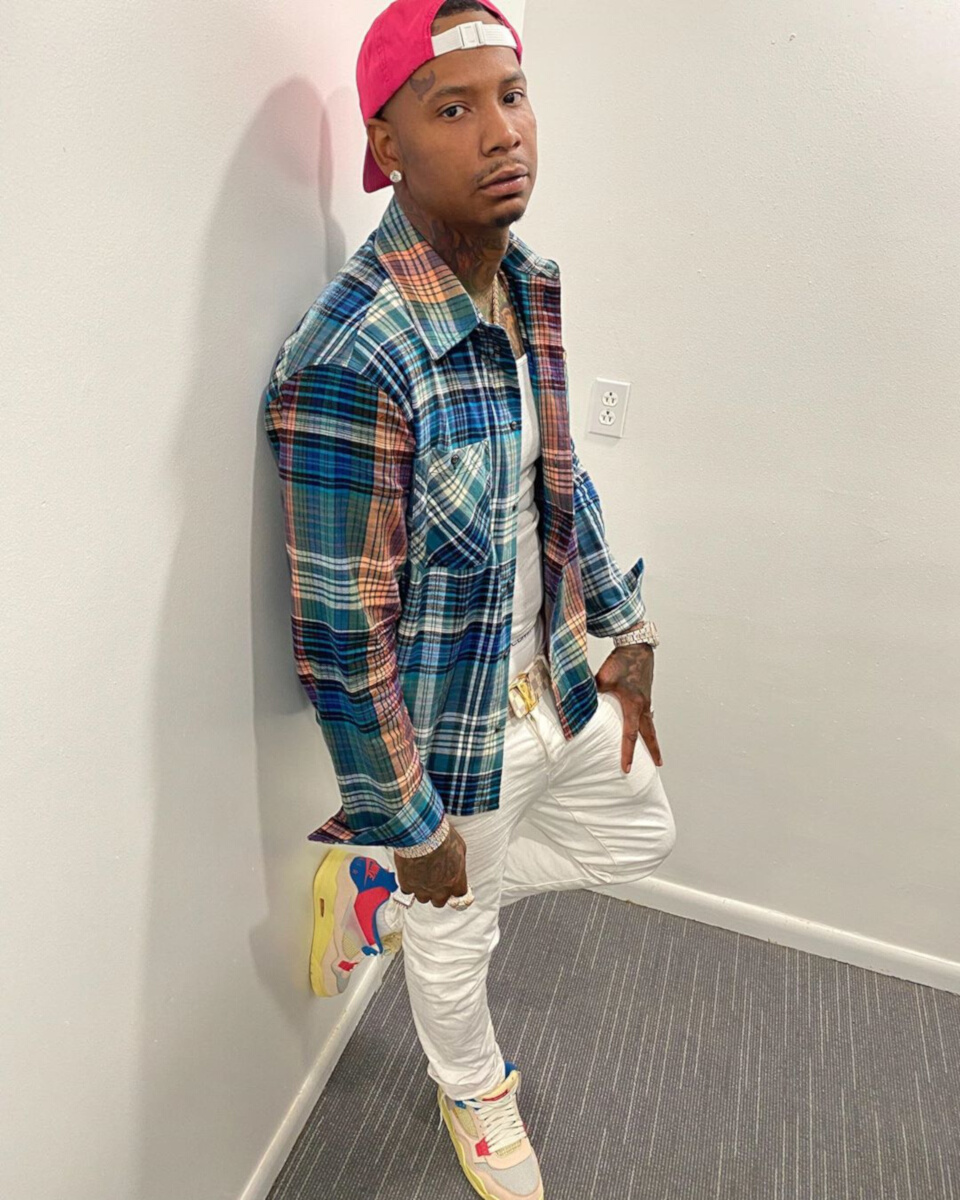 Moneybagg Yo Shows Off Union L.A. Jordan 4s In Matching Off-White Flannel