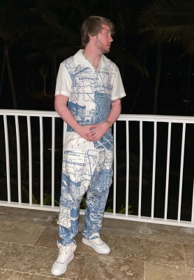 Murda Beatz Wearing A Renowned La White Blue Print Shirt And Cargo Pants With Dior B27 Sneakers