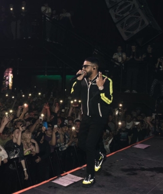 Nav Performs In A Palm Angels Track Jacket Black Ants And Dior B22 Sneakers