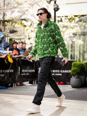 Prada Sunlgasses Louis Vuitton Green Fleece Valentino Jeans Rick Owens Sneakers