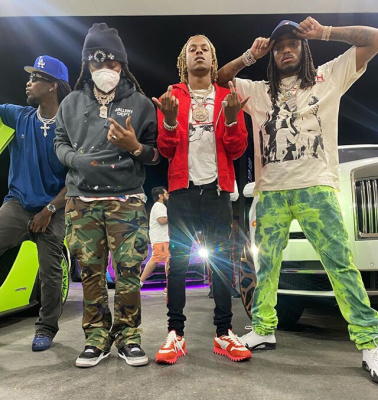 Rich The Kid Shows Off His Watch To Migos