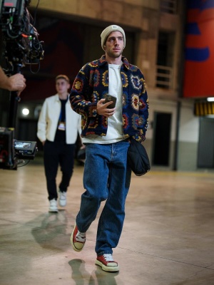 Sergi Roberto Wearing Aime Leon Dore Beanie Blanket Jacket And Mmy Melted Sneakers